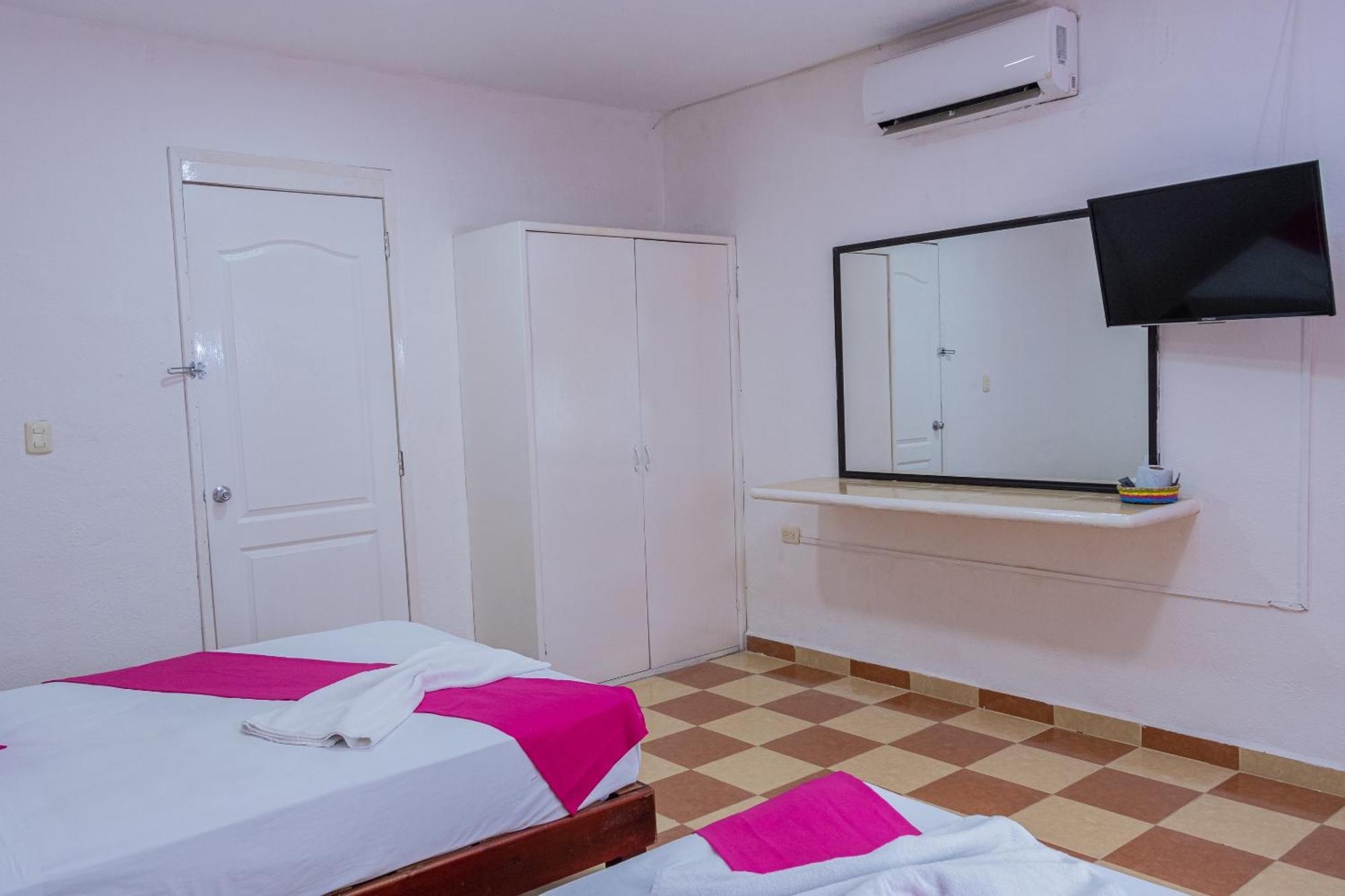Oyo Hotel Marias,Aeropuerto Internacional De Chetumal Buitenkant foto