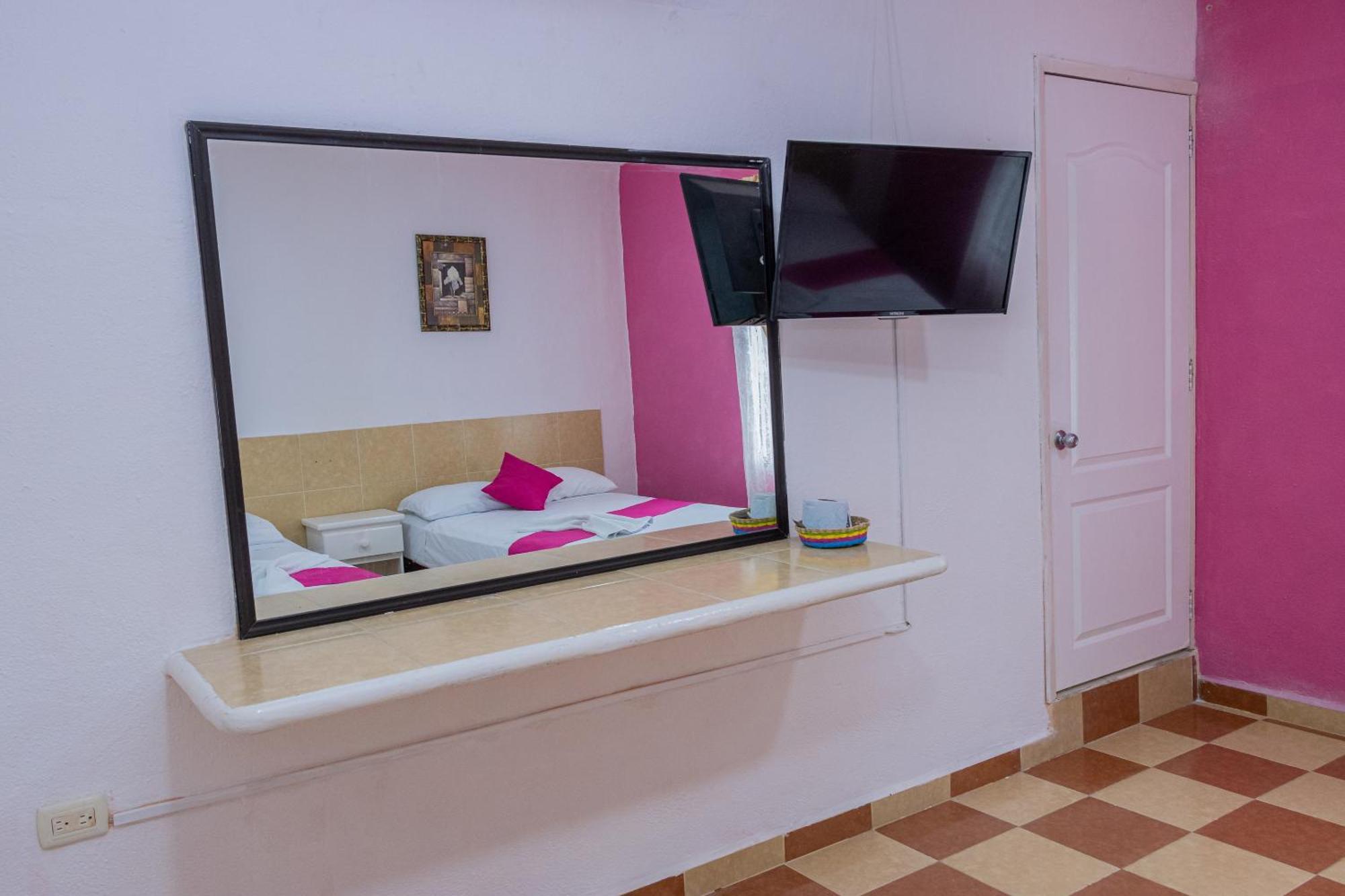 Oyo Hotel Marias,Aeropuerto Internacional De Chetumal Buitenkant foto