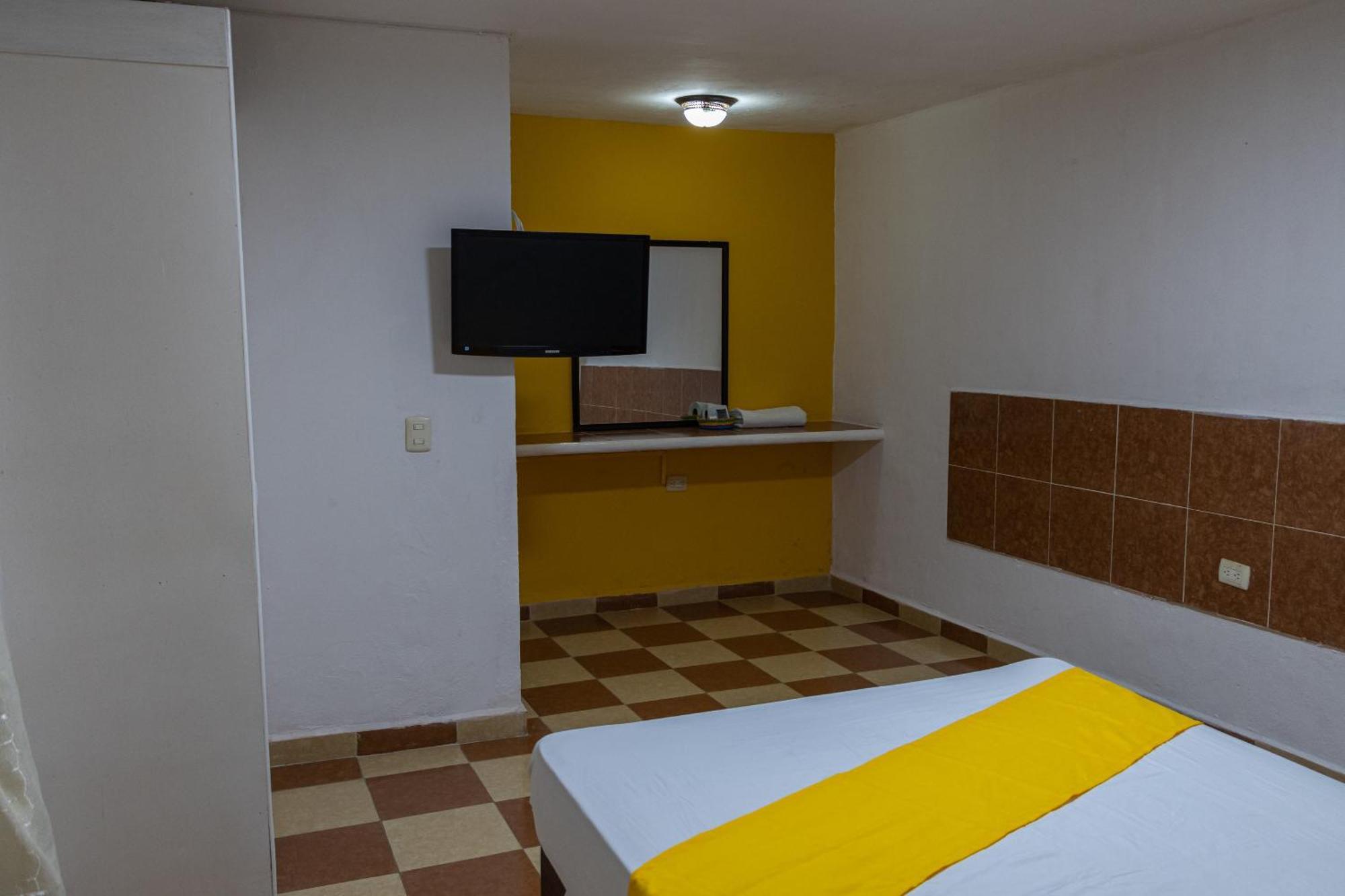 Oyo Hotel Marias,Aeropuerto Internacional De Chetumal Buitenkant foto